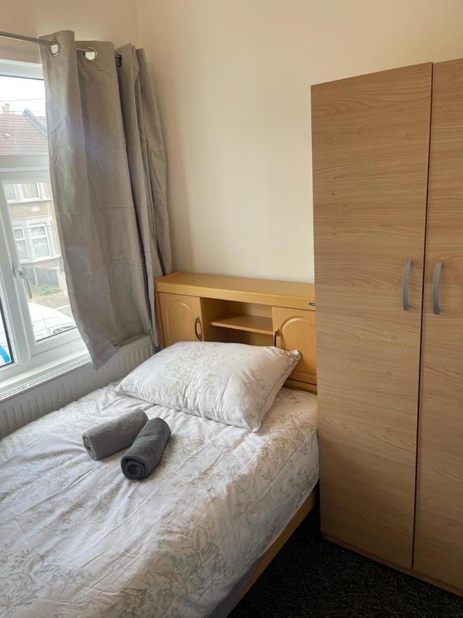 Rahal Ilford Apartment Bagian luar foto