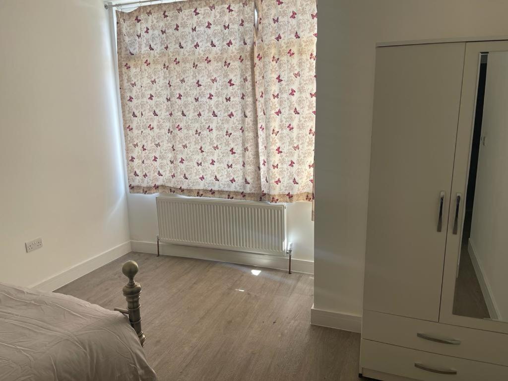 Rahal Ilford Apartment Bagian luar foto